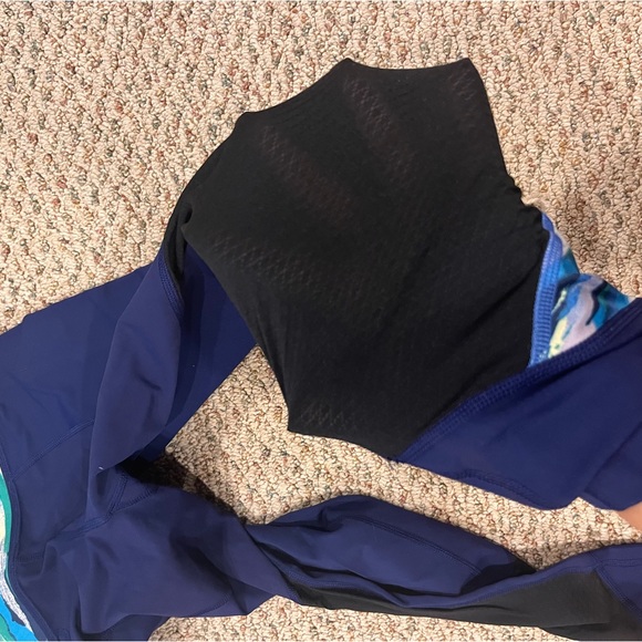 PERFECT CONDITION lululemon cropped leggings 16” - Picture 4 of 6